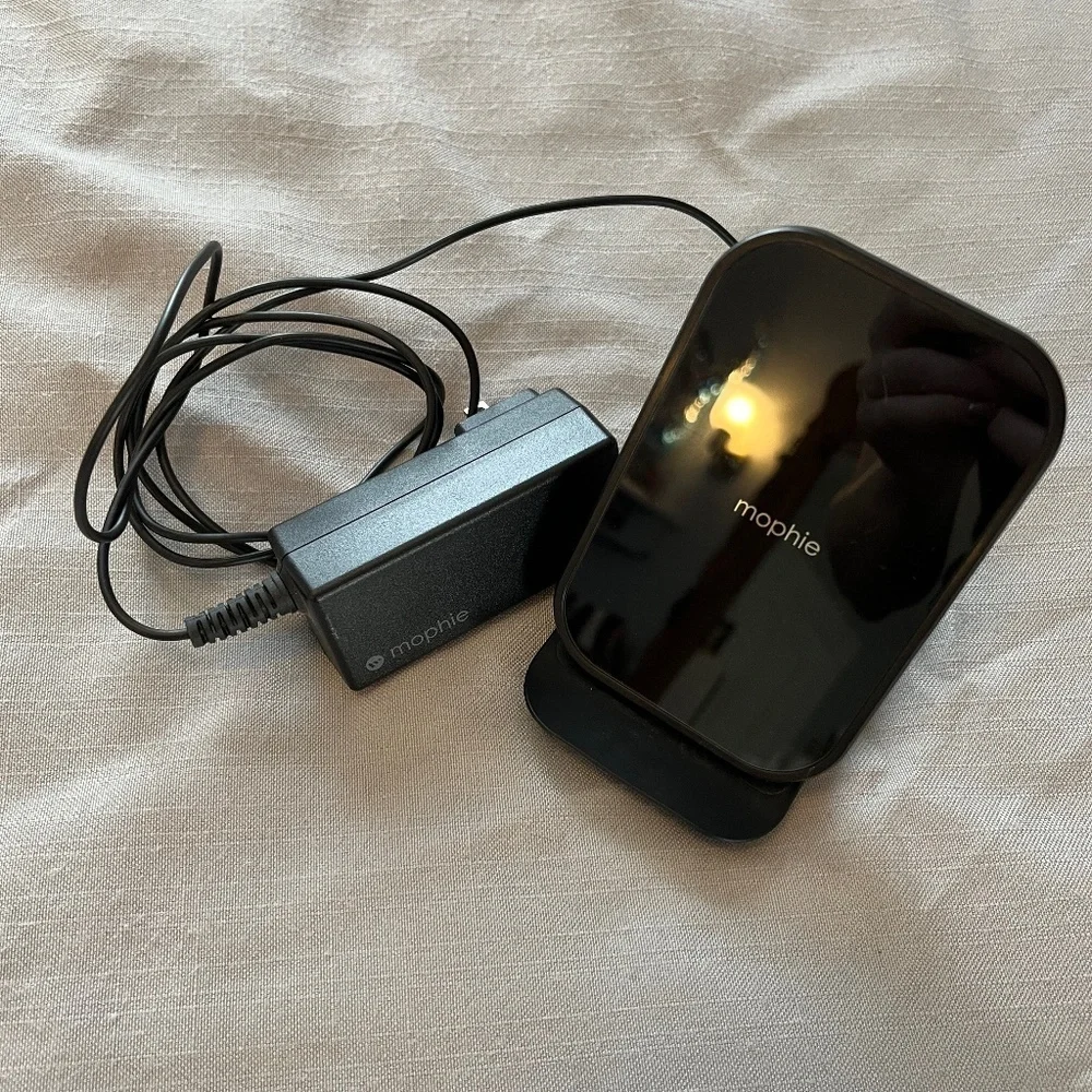 🎉HP🎉Mophie Wireless Contact Charging Stand